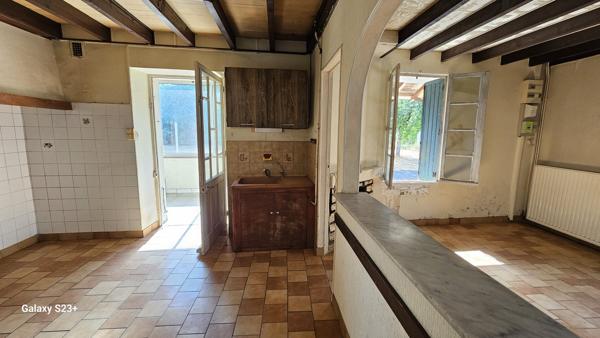 MAISON EN PIERRE A RENOVER