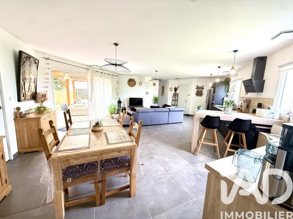 Maison à vendre 16 pièces 282 m² Malataverne