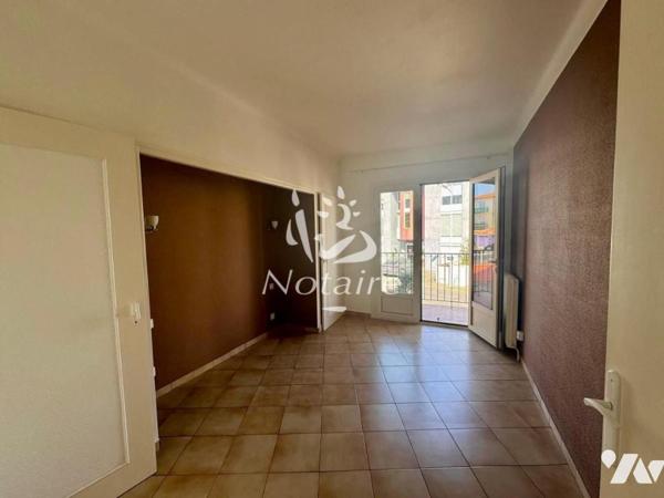 Perpignan Kennedy – Ensemble immobilier avec appartement T4, T2 loué, local indépendant et garage.