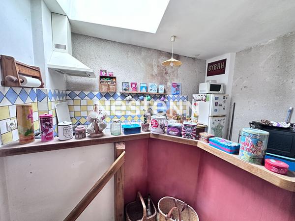 Vente jolie maison en pierre de taille de 209 m² avec 4 chambres à Jupilles (72500)