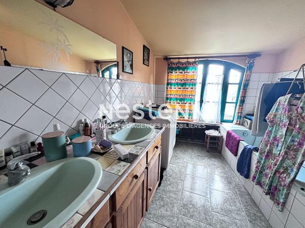 Vente jolie maison en pierre de taille de 209 m² avec 4 chambres à Jupilles (72500)