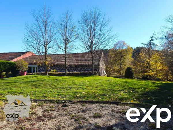 Maison en pierre au calme