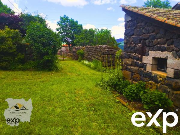 Maison en pierre au calme