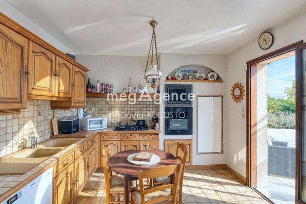 Maison à La Tour-de-Salvagny, 69890 - 6 pièces 125m²