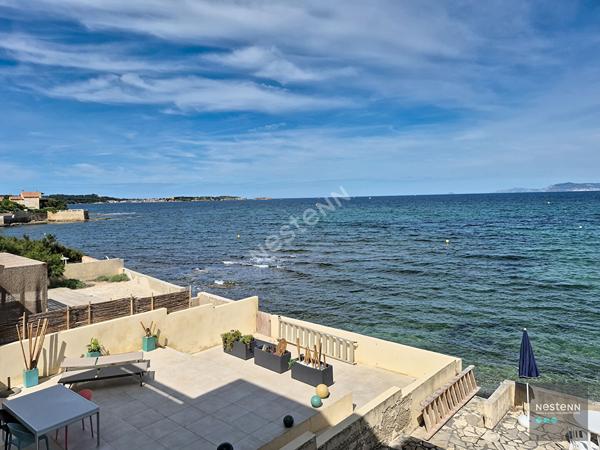 Appartement  de 1 pièce  pieds dans l'eau à six fours les plages