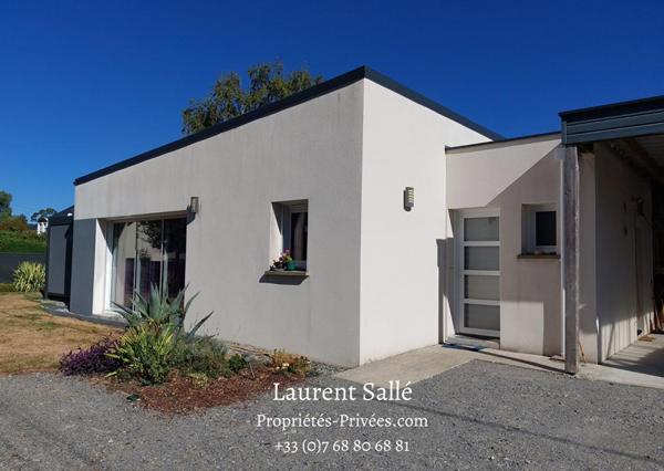 Maison contemporaine de plain-pied de 2019, proche du centre-ville