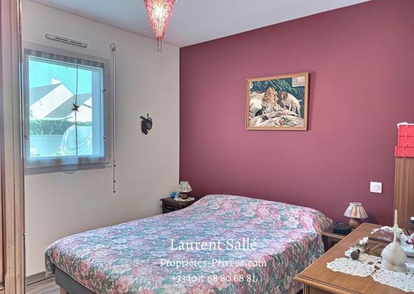Maison contemporaine de plain-pied de 2019, proche du centre-ville