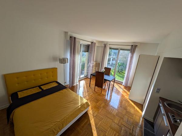 STUDIO MEUBLE A LOUER- LE PECQ Loyer 780 €/mois charges comprises **  - Référence  18490