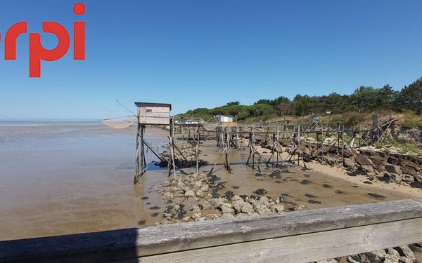 Maison à vendre    2 pièces •  Port-des-Barques