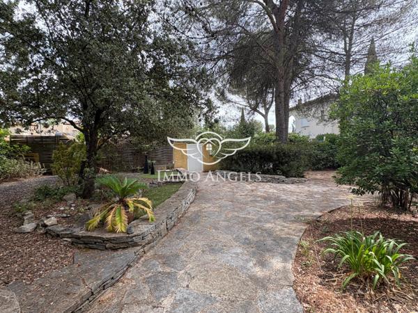 Élégante villa de plain-pied de 170 m² avec vue sur la garrigue