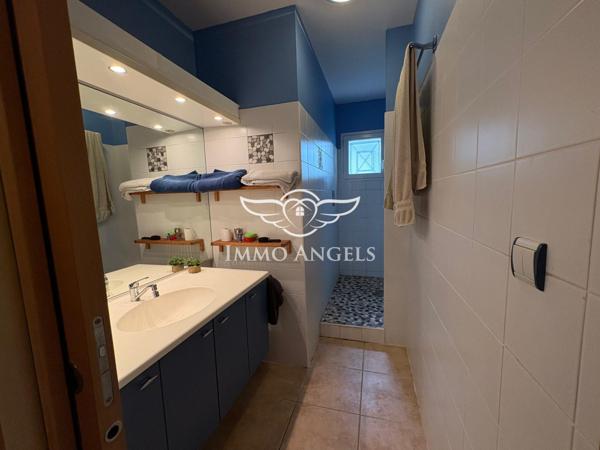 Élégante villa de plain-pied de 170 m² avec vue sur la garrigue