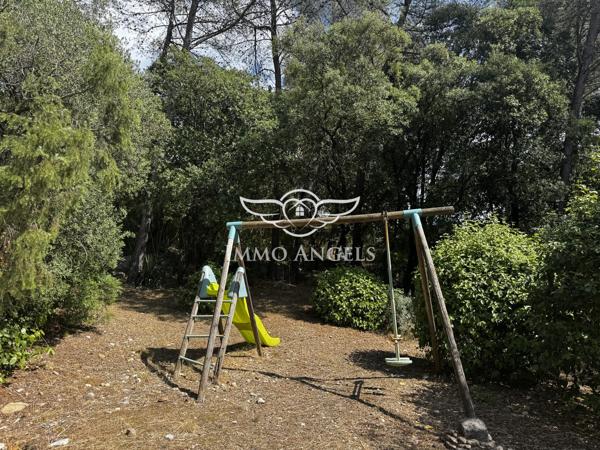 Élégante villa de plain-pied de 170 m² avec vue sur la garrigue