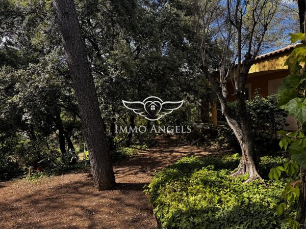 Élégante villa de plain-pied de 170 m² avec vue sur la garrigue