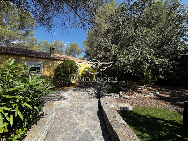 Élégante villa de plain-pied de 170 m² avec vue sur la garrigue
