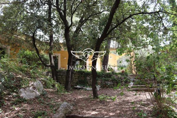 Élégante villa de plain-pied de 170 m² avec vue sur la garrigue