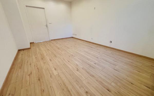 Maison à vendre    3 pièces • 95 m2 Saint-Quentin