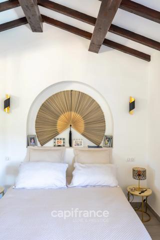 Marseille 11ème La Valentine/St Menet, Maison de 300m2 sur un Terrain de 2700m2 avec deux piscines, dépendances et garages.