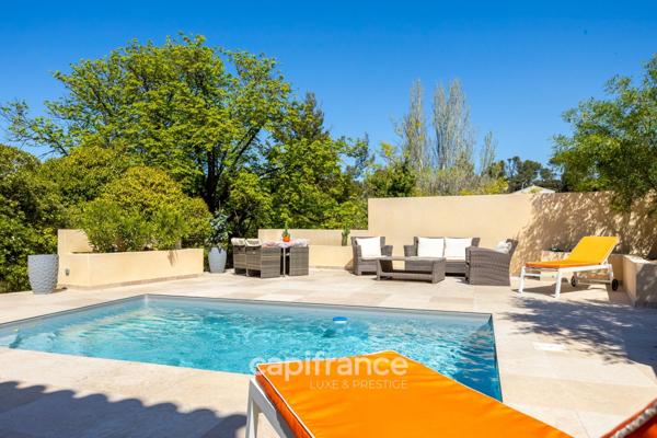 Marseille 11ème La Valentine/St Menet, Maison de 300m2 sur un Terrain de 2700m2 avec deux piscines, dépendances et garages.