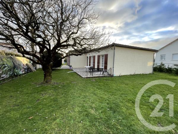 Maison à vendre  5 pièces - 123,01 m 2   MEDIS  - 17