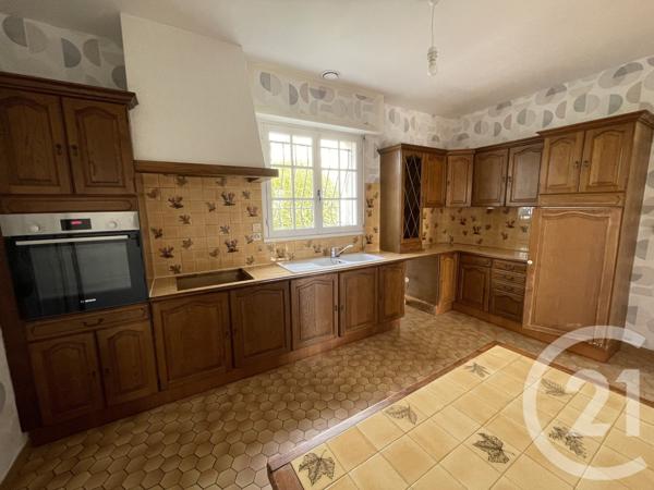 Maison à vendre  5 pièces - 123,01 m 2   MEDIS  - 17