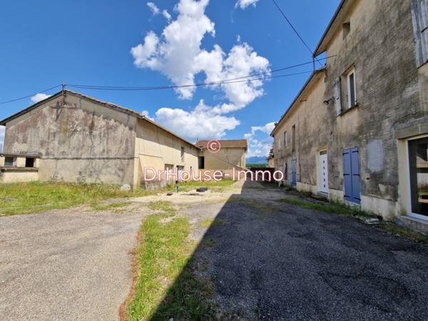 Bien immobilier à vendre 8 pièces de 350 m²