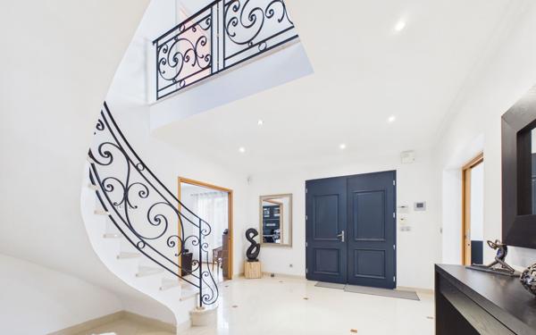 Maison à vendre    8 pièces • 350 m2 Meaux