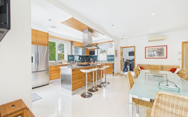 Maison à vendre    8 pièces • 350 m2 Meaux