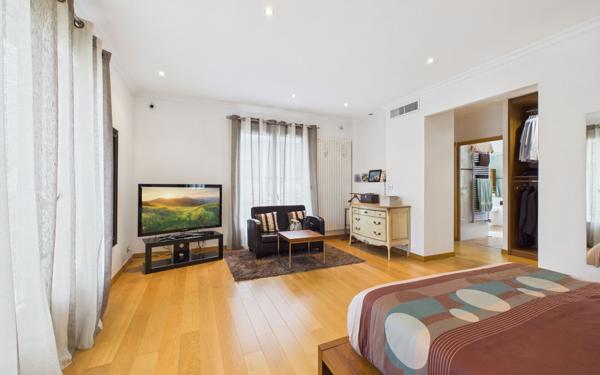 Maison à vendre    8 pièces • 350 m2 Meaux