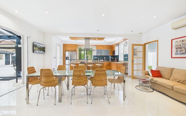 Maison à vendre    8 pièces • 350 m2 Meaux