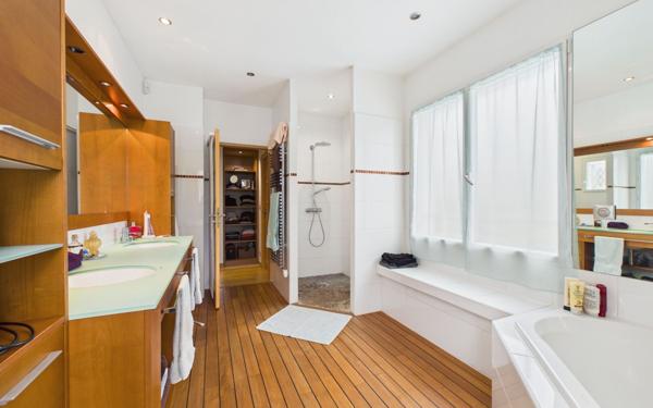 Maison à vendre    8 pièces • 350 m2 Meaux