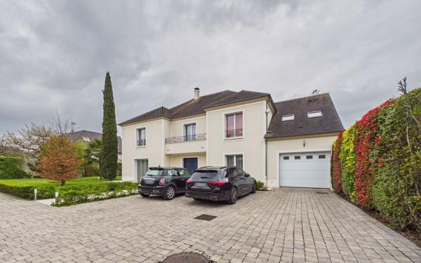 Maison à vendre    8 pièces • 350 m2 Meaux