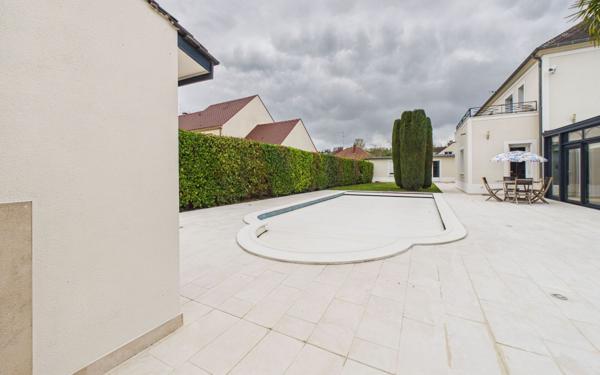 Maison à vendre    8 pièces • 350 m2 Meaux