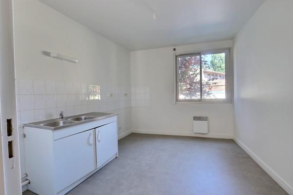 CLERMONT-FERRAND, LA GLACIERE, bel appartement de type 4 avec grande terrasse