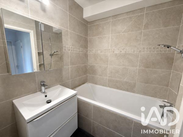 Location appartement 3 pièces 68 m² Nîmes