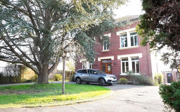 Maison à vendre    10 pièces • 239,74 m2 Boves