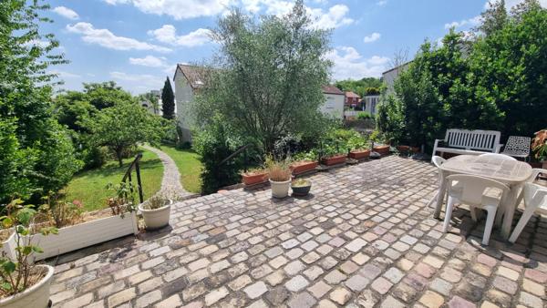 92220 - Bagneux Maison de 6 pièces - 147 m² -terrain de 800 m²