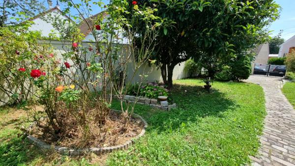 92220 - Bagneux Maison de 6 pièces - 147 m² -terrain de 800 m²