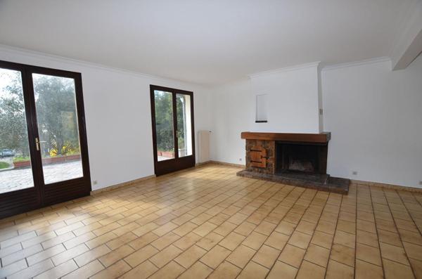 92220 - Bagneux Maison de 6 pièces - 147 m² -terrain de 800 m²