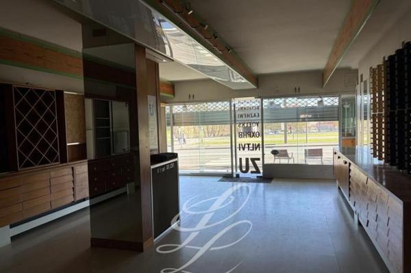 Vente - COMMERCE 85 m 2