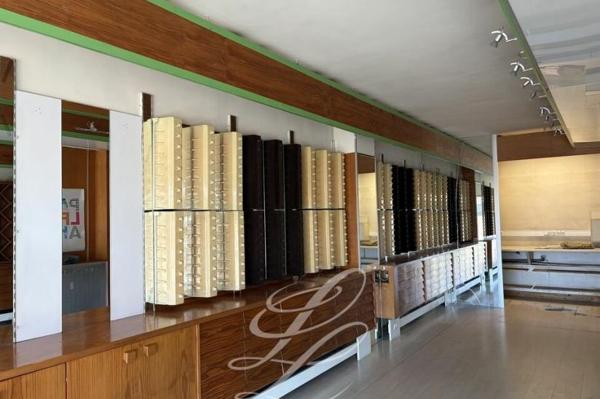 Vente - COMMERCE 85 m 2