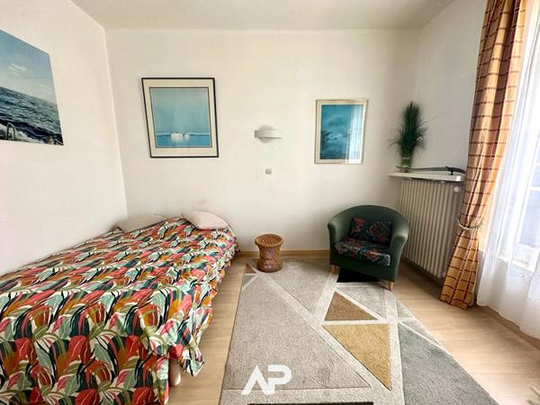 Maison - 7 pièces - La Rochelle €699 000 ** - Référence JH588D6