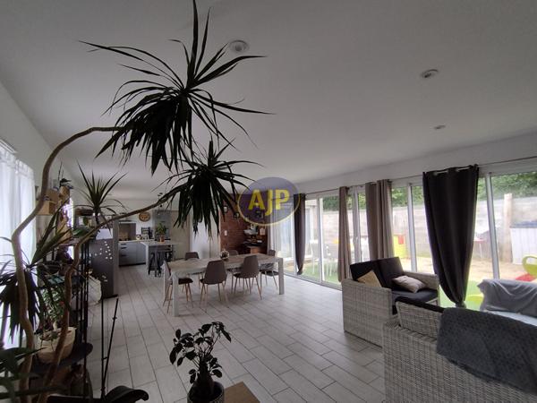 Vente maison Tonnay Charente : 390 535 € - AJP Immobilier Rochefort