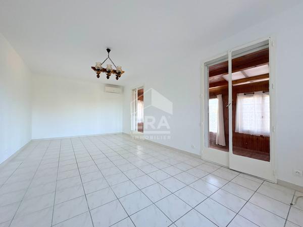 A VENDRE 84240 LA TOUR D'AIGUES MAISON PLAIN PIED TYPE 4 PIECES D'ENVIRON  83M² SUR UN TERRAIN DETACHABLE DE 2800M² AVEC GARAGE