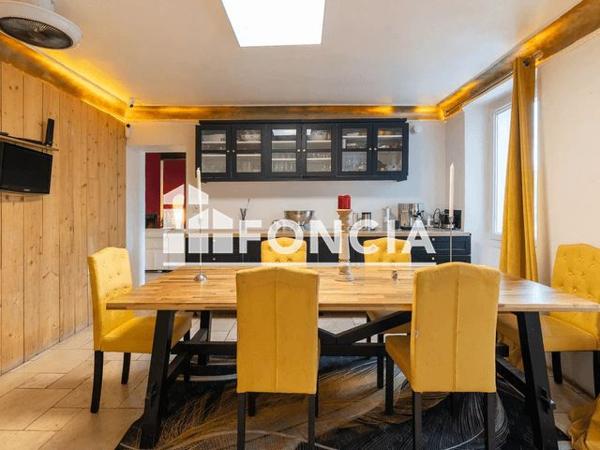 À vendre Maison 7 pièces 201 m² - Le Pontet 84130