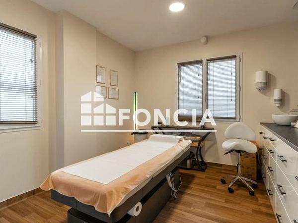 À vendre Maison 7 pièces 201 m² - Le Pontet 84130