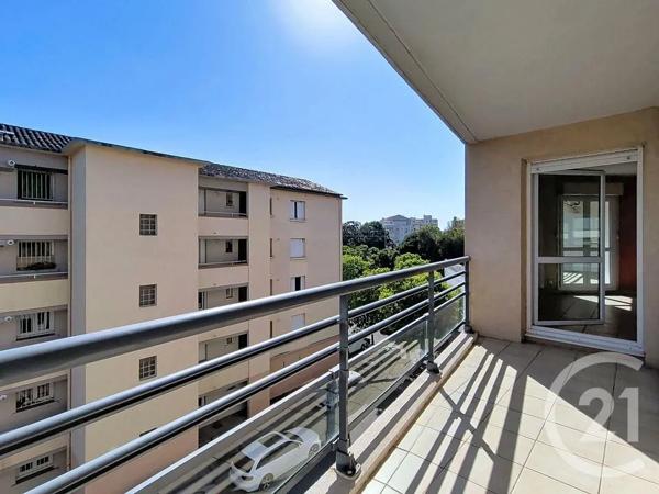 Appartement T4 à vendre  4 pièces - 102,36 m 2   ST RAPHAEL  - 83