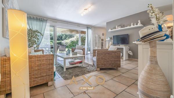 BANDOL - APPARTEMENT - T3 - TERRASSE - JARDIN - PLACE PRIVATIVE - 439 000