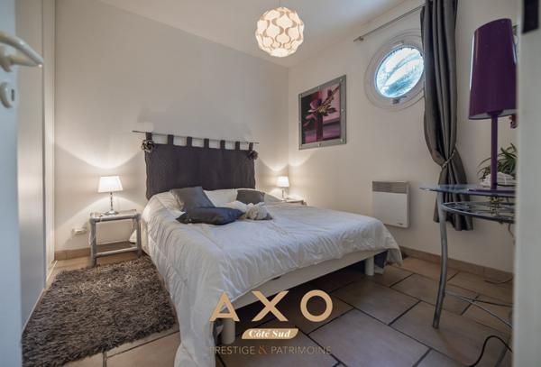 BANDOL - APPARTEMENT - T3 - TERRASSE - JARDIN - PLACE PRIVATIVE - 439 000
