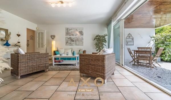 BANDOL - APPARTEMENT - T3 - TERRASSE - JARDIN - PLACE PRIVATIVE - 439 000