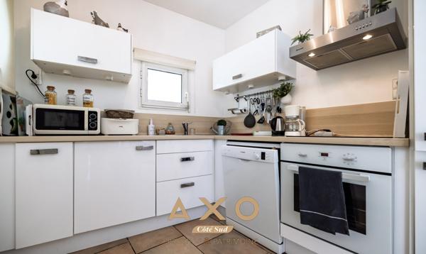BANDOL - APPARTEMENT - T3 - TERRASSE - JARDIN - PLACE PRIVATIVE - 439 000